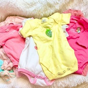 Lot of 11 Baby Clothes, Newborn to 6 months bundle